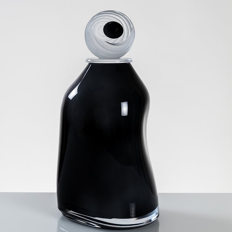 "Ovation” Medium Black Glass Cremation Urn - Modern Memorials