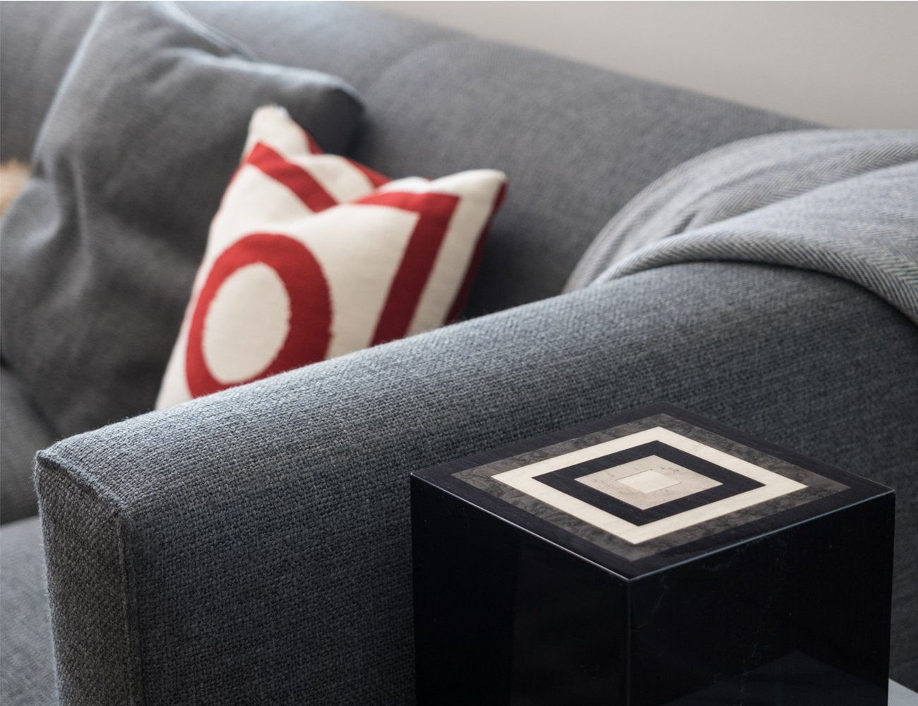 “Piazza” Handmade Italian Lacquered Wooden Cremation Urn - Modern Memorials